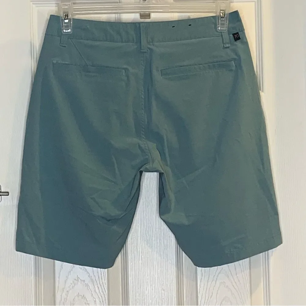7 Diamonds Momentum Performance Golf Shorts Size 29 Light Teal